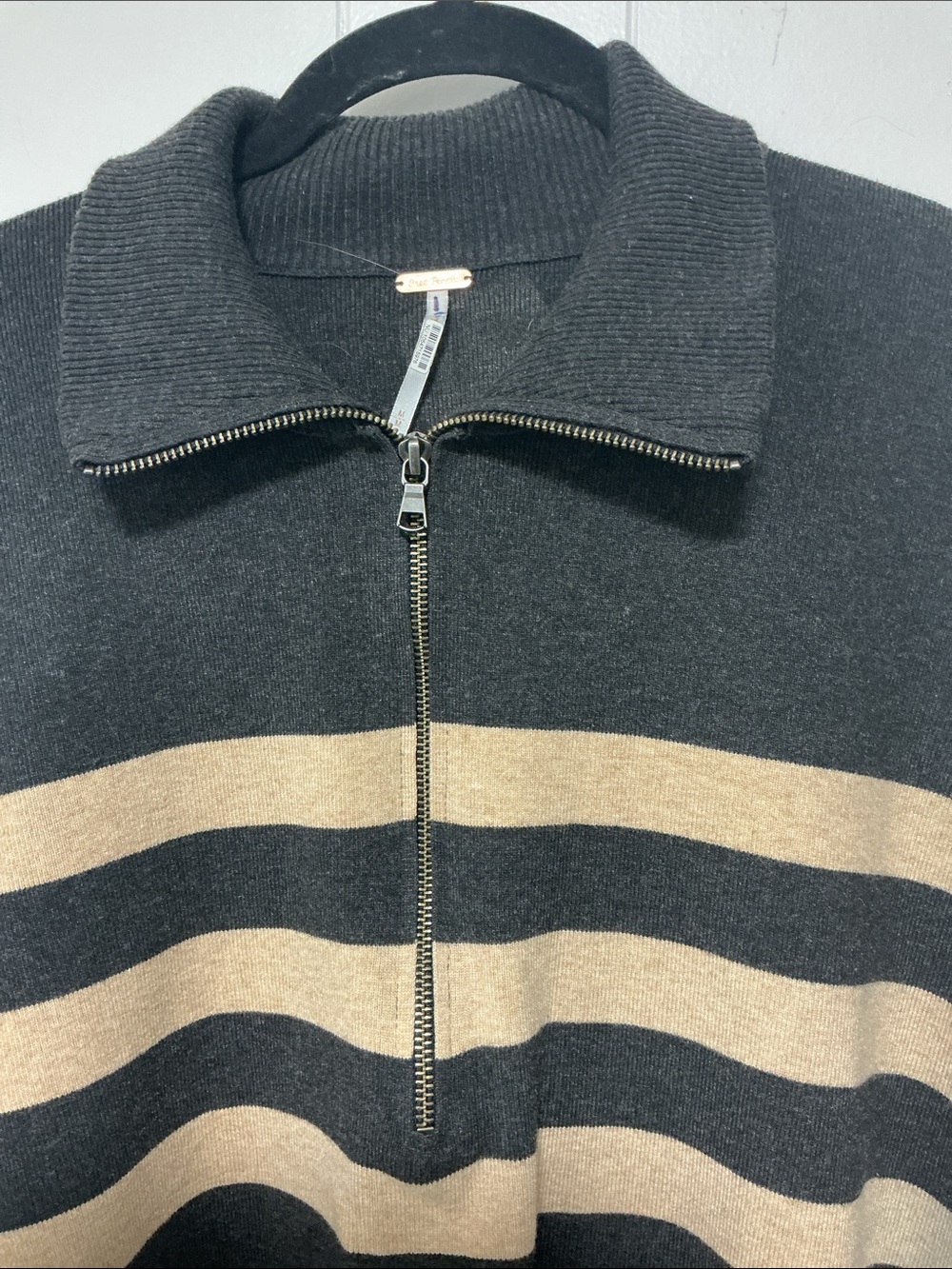 Free People sweater NWOT - Picture 4 of 4